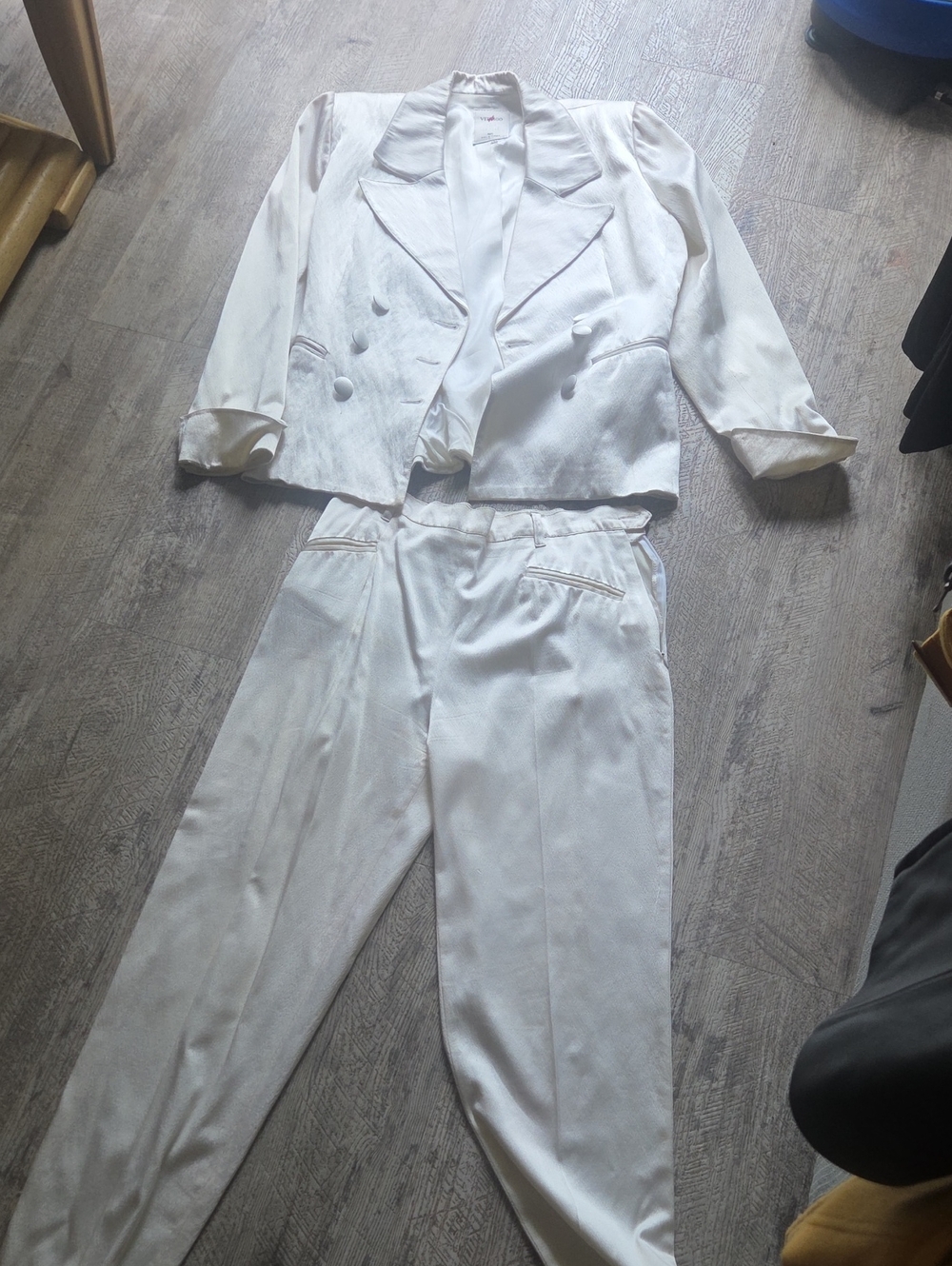 Classic White Double-Breasted Blazer & Trousers Suit Set